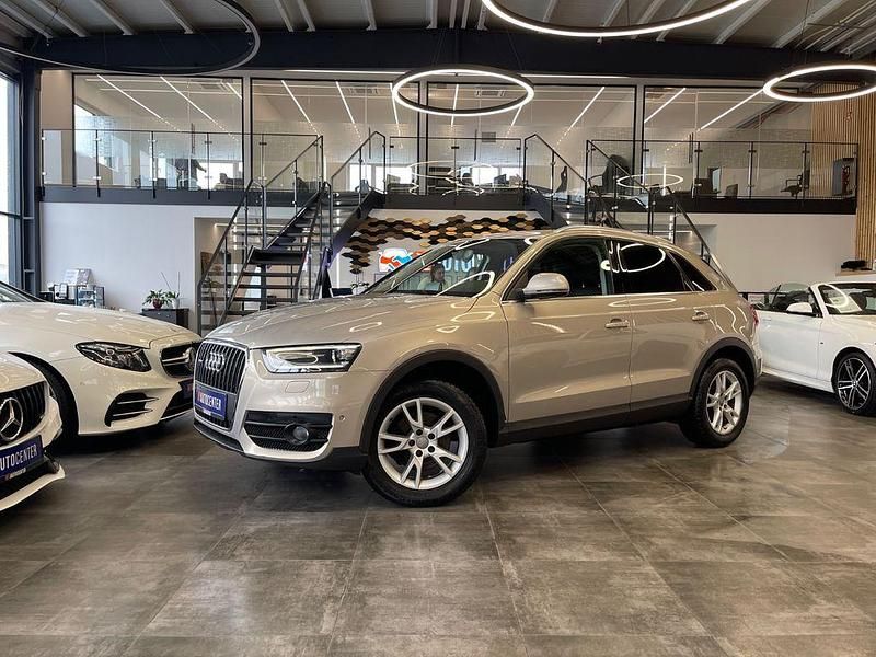Grau Gebraucht 2011 Audi Q3 Ambiente SUV | 13.790 € (Etwas zu teuer) - Bild 1/4