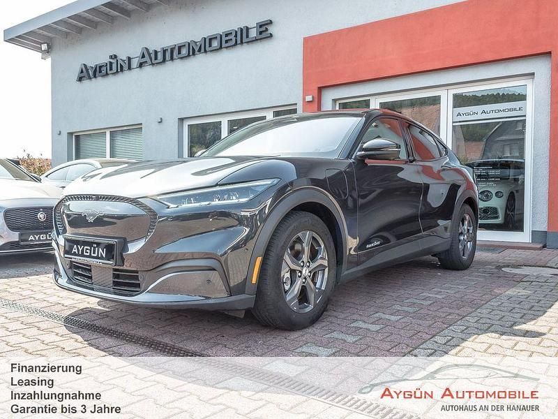 Absolute black metallic Gebraucht 2022 Ford Mustang Mach-E SUV | 29.995 € (Guter Preis) - Bild 1/4