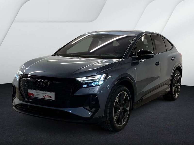 Blau (geysirblau metallic) Gebraucht 2024 Audi Q4 Sportback e-tron S-Line SUV | 55.530 € (Superpreis) - Bild 1/4