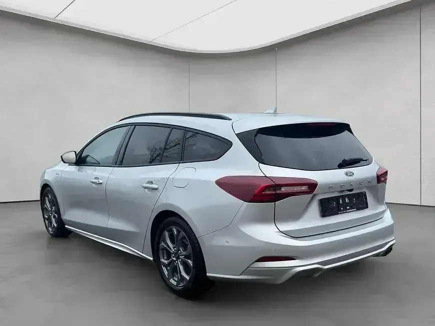 Gebraucht Ford Focus 116 PS (85 kW) 2024 Moondust silber metallic Kombi