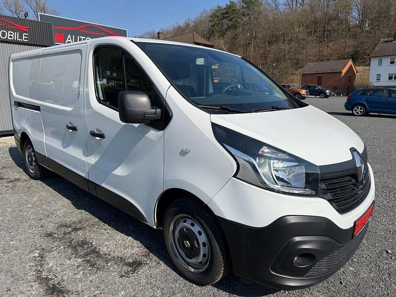 Gebraucht Renault Trafic Komfort 145 PS (106 kW) 2018 Weiß Van / Kleinbus