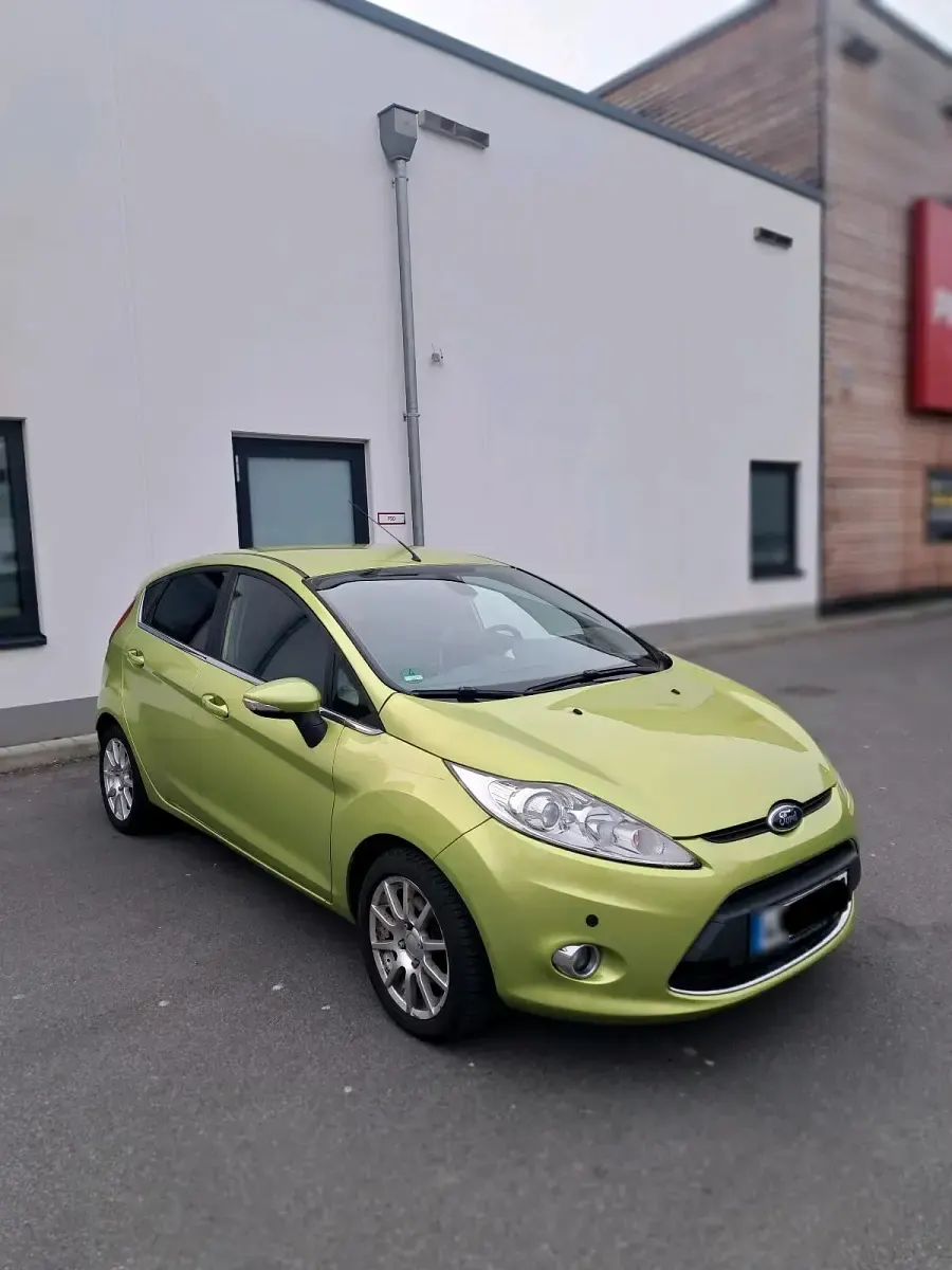 Usata Ford Fiesta Titanium 120 CV (88 kW) 2009 Verde Utilitaria