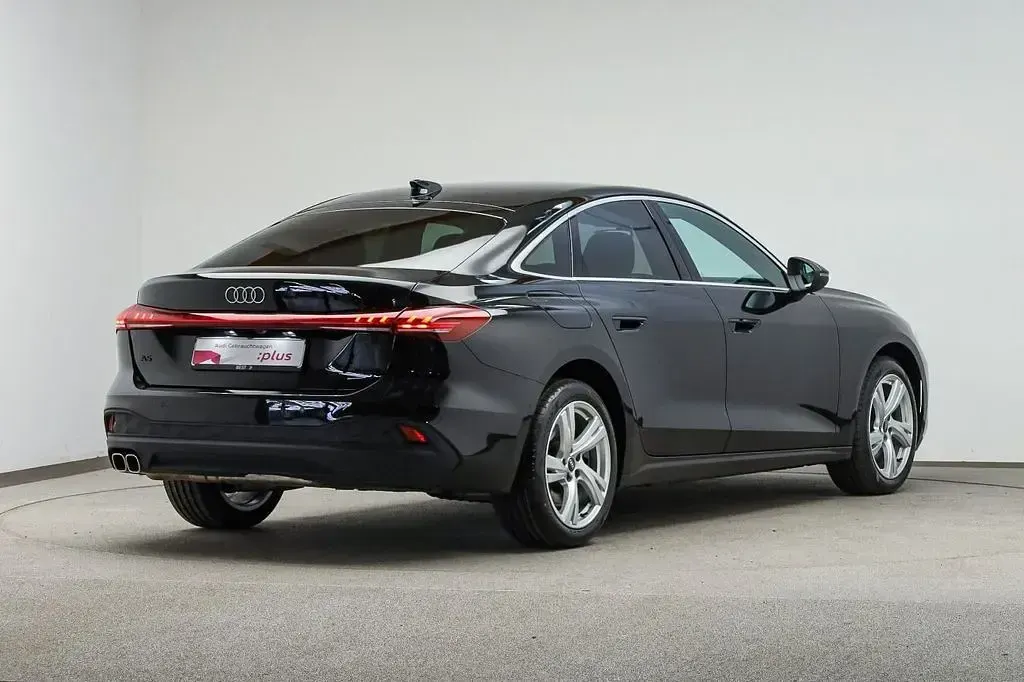 Gebraucht Audi A5 Basis 204 PS (150 kW) 2025 Mythosschwarz metallic Limousine