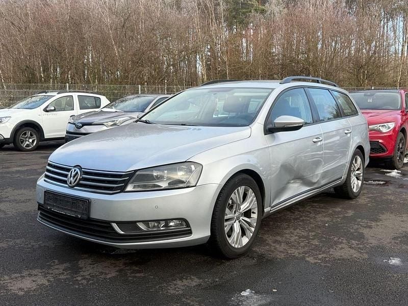 Silber Gebraucht 2014 VW Passat Kombi | 3.990 € (Superpreis) - Bild 1/4
