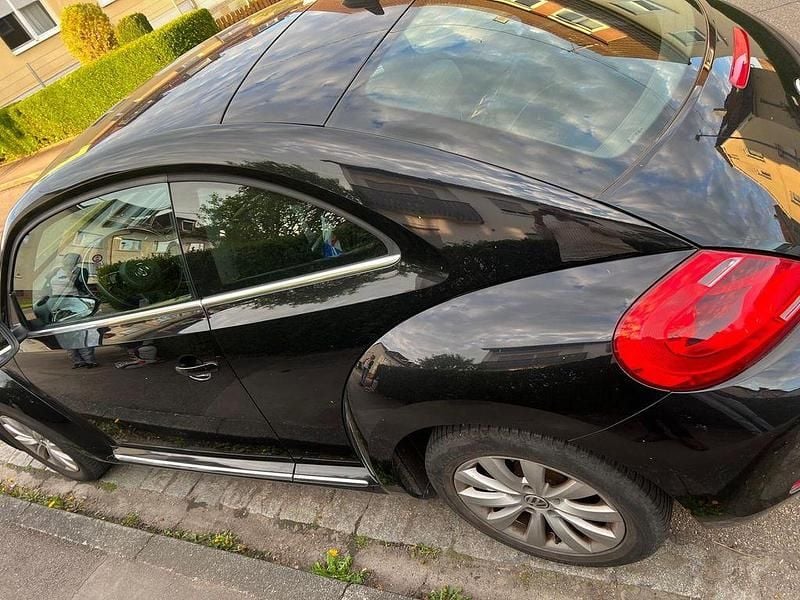 Second-hand VW Beetle 105 CP (77 kW) 2013 Negru Hatchback