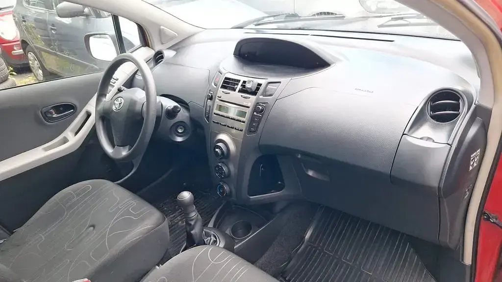 Gebraucht Toyota Yaris 69 PS (50 kW) 2010 Rot Kleinwagen