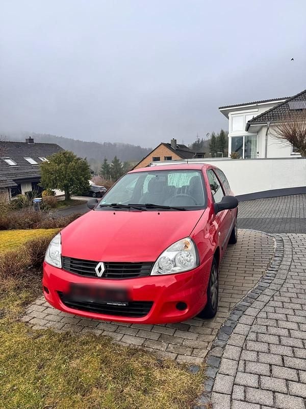 Gebraucht Renault Clio II 75 PS (55 kW) 2009 Rot Kleinwagen