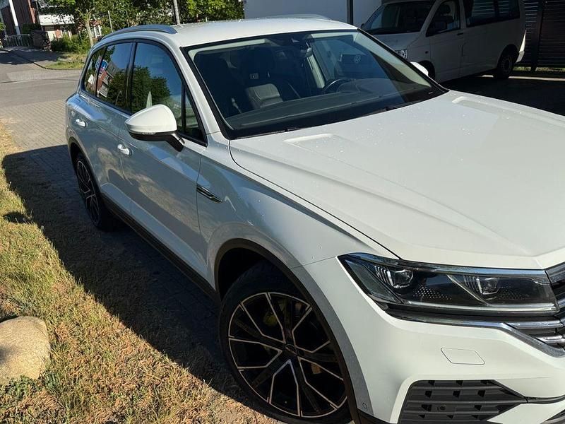 Gebraucht VW Touareg 231 PS (169 kW) 2019 Weiß SUV