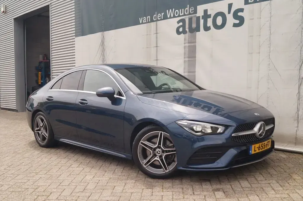 Gebraucht Mercedes CLA200 Business 163 PS (119 kW) 2021 Blau Coupé