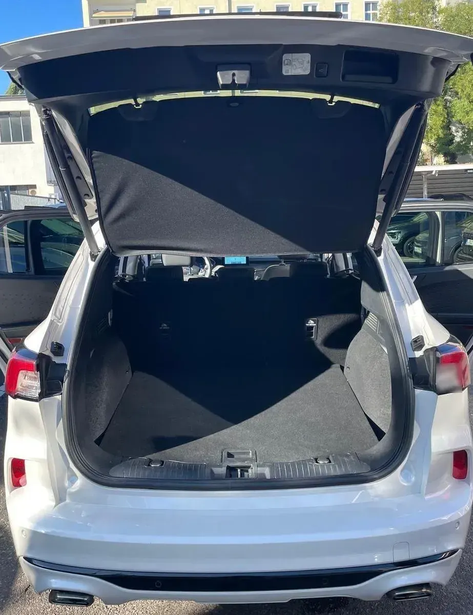 Używany Ford Kuga Vignale 224 KM (164 kW) 2021 Biały SUV