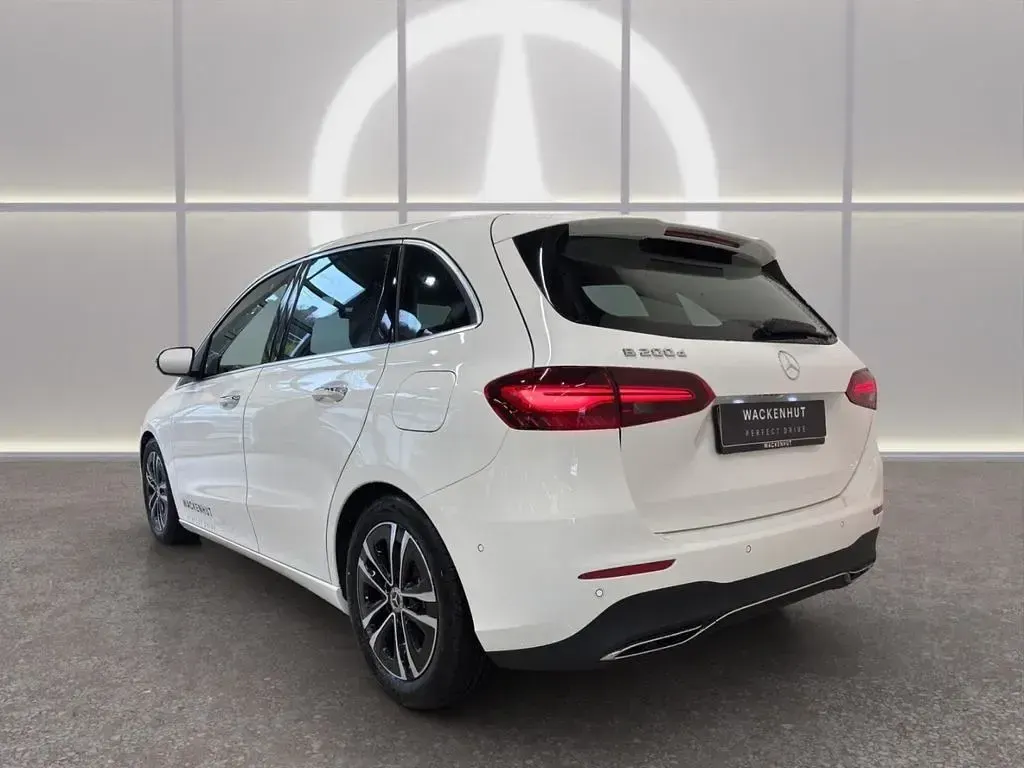 Gebraucht Mercedes B200 Advanced Plus 150 PS (110 kW) 2026 Weiss Kleinwagen