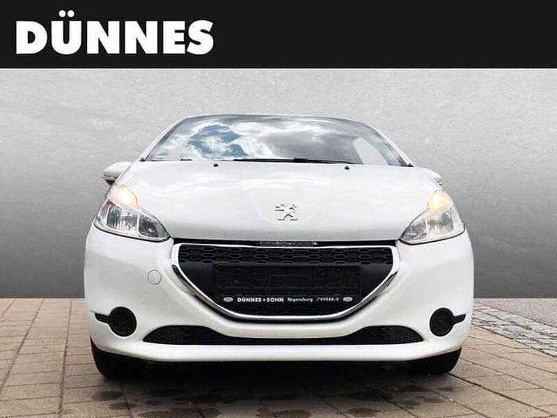 Gebraucht Peugeot 208 Active 82 PS (60 kW) 2012 Weiß Kleinwagen