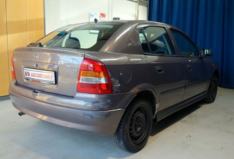 Gebraucht Opel Astra 75 PS (55 kW) 1998 Braun Limousine