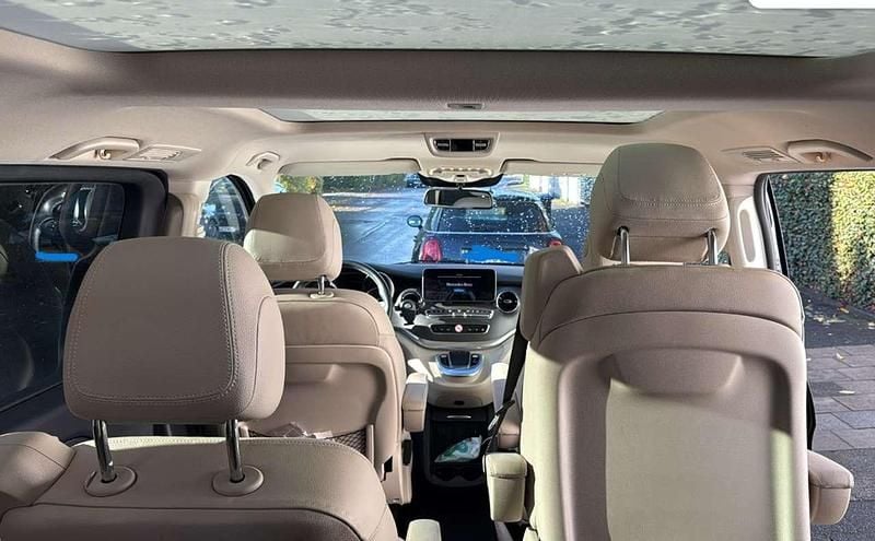 Gebraucht Mercedes V300 239 PS (175 kW) 2024 Schwarz Van / Kleinbus