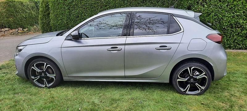 Grau Gebraucht 2021 Opel Corsa Ultimate Limousine | 15.700 € (Fairer Preis) - Bild 1/4