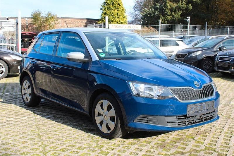 Gebraucht Skoda Fabia 90 PS (66 kW) 2015 Blau Limousine