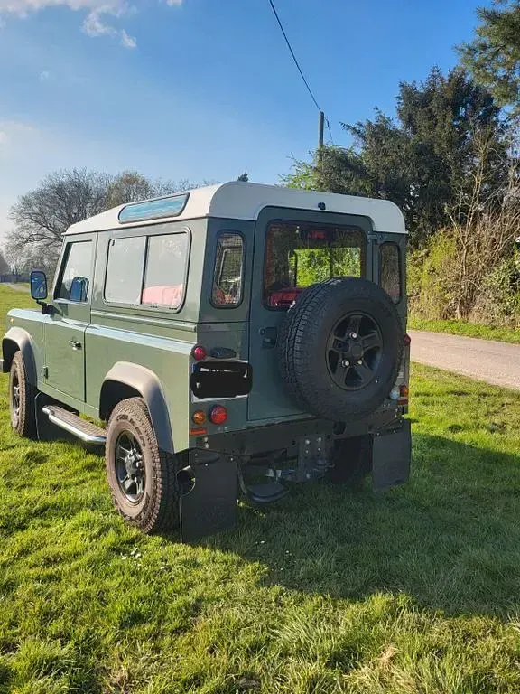 Gebraucht Land Rover Defender 122 PS (89 kW) 2009 Grün Kombi
