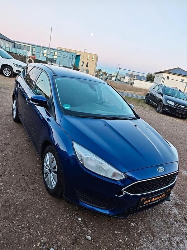 Blau Gebraucht 2017 Ford Focus Trend Kombi | 4.999 € (Superpreis) - Bild 1/4
