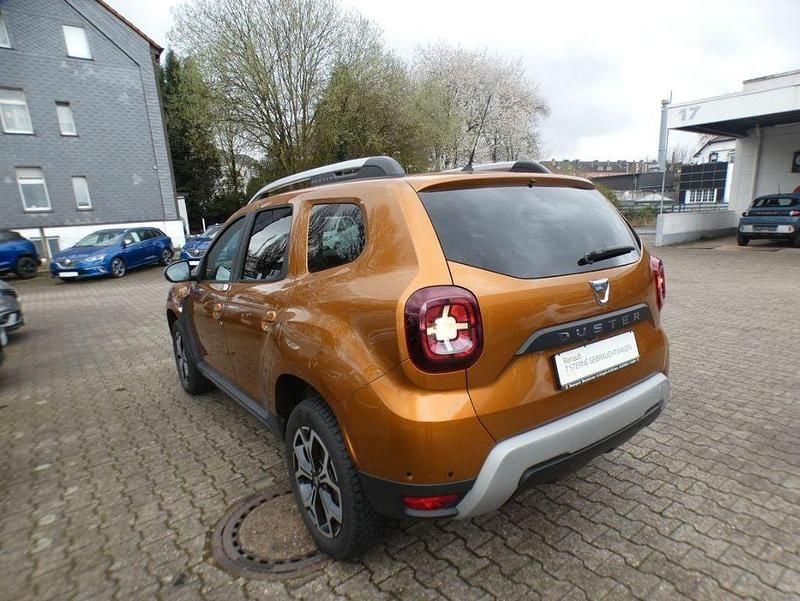 Gebraucht Dacia Duster Celebration 150 PS (110 kW) 2021 Grau "comete" SUV