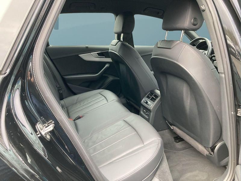 Gebraucht Audi A4 150 PS (110 kW) 2022 Schwarz Kombi