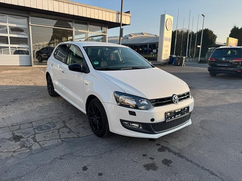 Używany VW Polo Match 69 KM (50 kW) 2012 Biały Hatchback