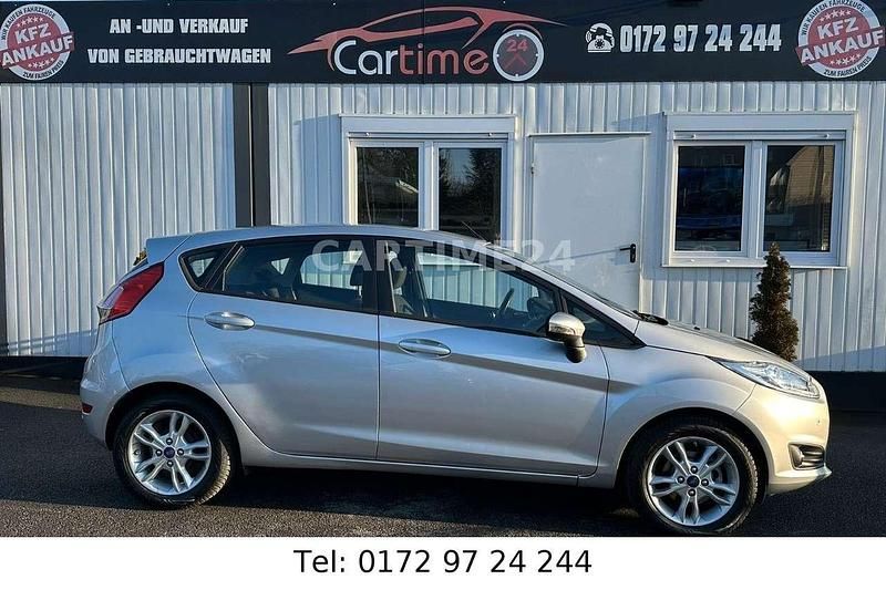 Gebraucht Ford Fiesta Trend 101 PS (74 kW) 2015 Silber Limousine