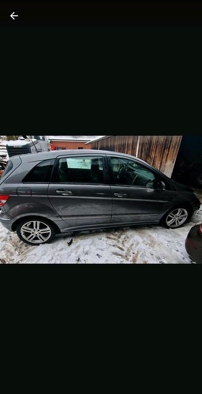 Gebraucht Mercedes B200 136 PS (100 kW) 2010 Grau Van / Kleinbus