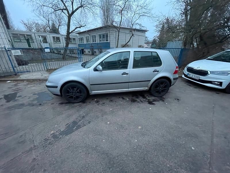 Gebraucht VW Golf IV 75 PS (55 kW) 2002 Grau Kleinwagen