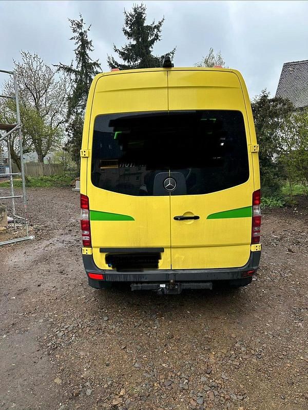 Używany Mercedes Sprinter 150 KM (110 kW) 2007 Żółty