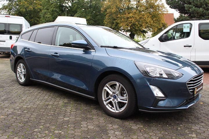Gebraucht Ford Focus Cool & Connect 125 PS (91 kW) 2021 Blau Limousine