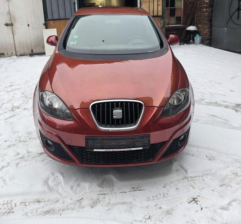 Gebraucht Seat Altea 125 PS (91 kW) 2009 Rot Van / Kleinbus