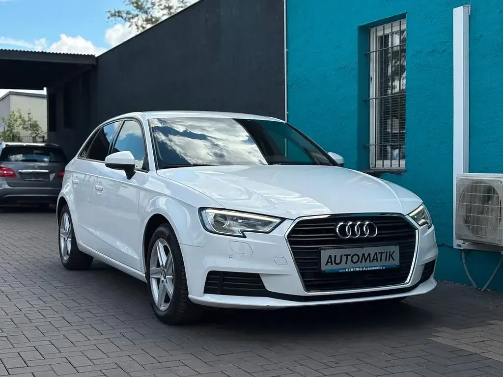 Gebraucht Audi A3 150 PS (110 kW) 2019 Weiß Limousine