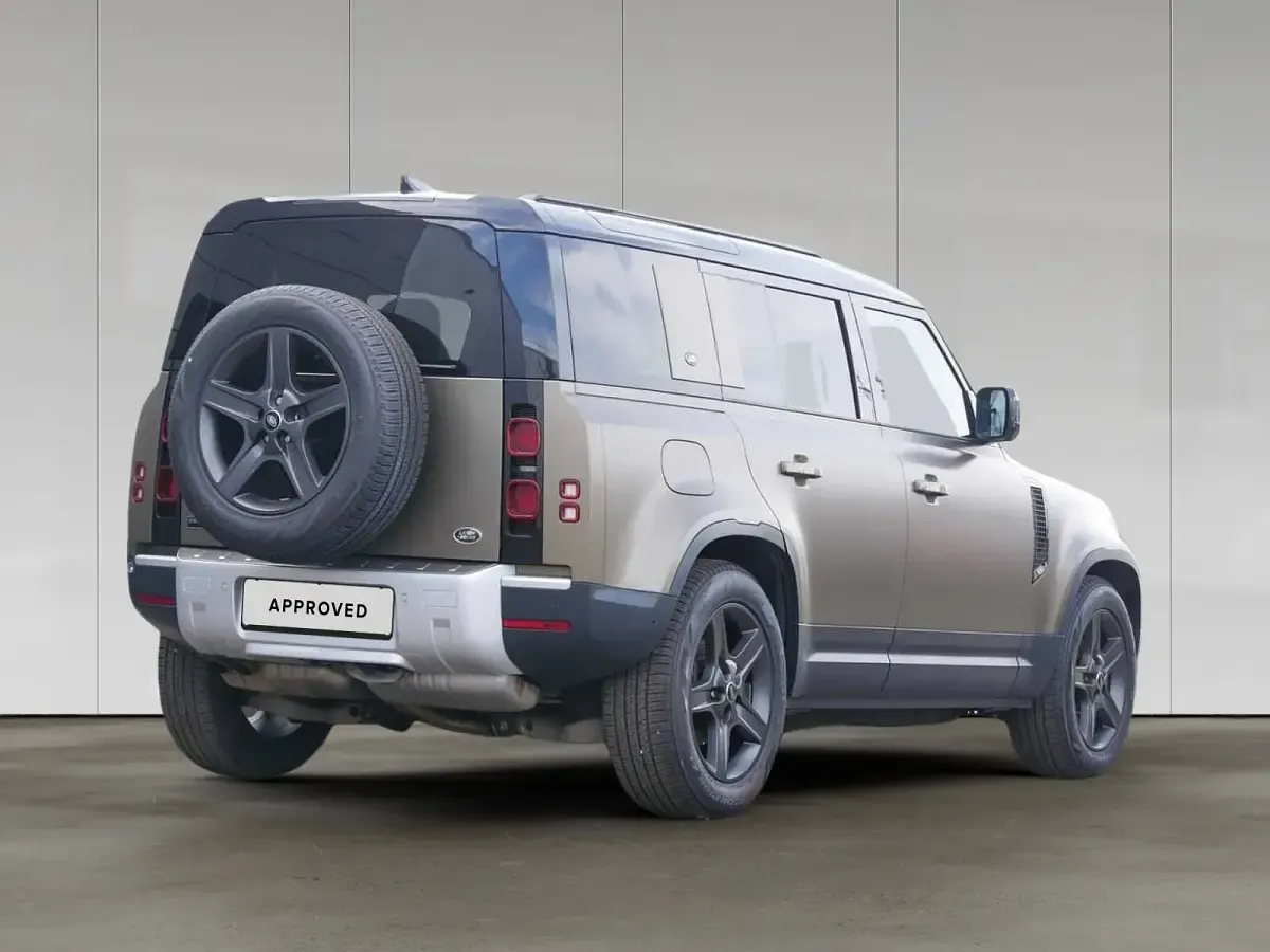 Gebraucht Land Rover Defender First Edition 244 PS (179 kW) 2020 Gondwana stone gloss SUV