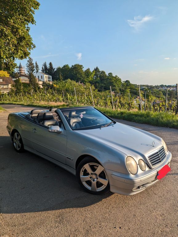 Silber Gebraucht 2001 Mercedes CLK200 Avantgarde Coupé | 2.800 € (Etwas zu teuer) - Bild 1/4