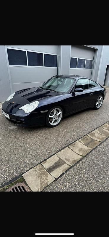 Blau Gebraucht 2002 Porsche 911 Carrera 4 | 31.000 € (Fairer Preis) - Bild 1/4