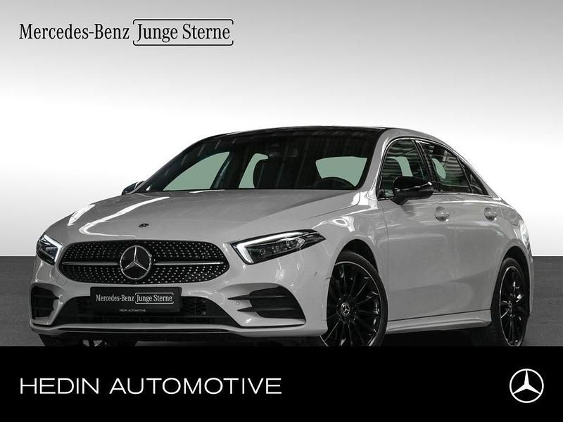 Digitalweiß Gebraucht 2022 Mercedes A250 AMG Limousine | 29.490 € (Fairer Preis) - Bild 1/4