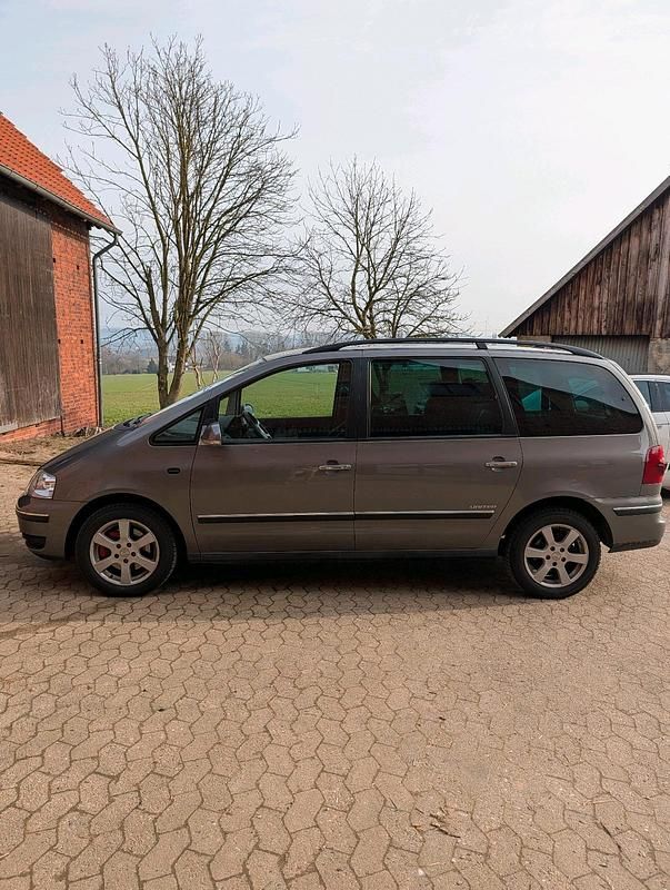 Gebraucht VW Sharan 140 PS (102 kW) 2009 Grau Van / Kleinbus