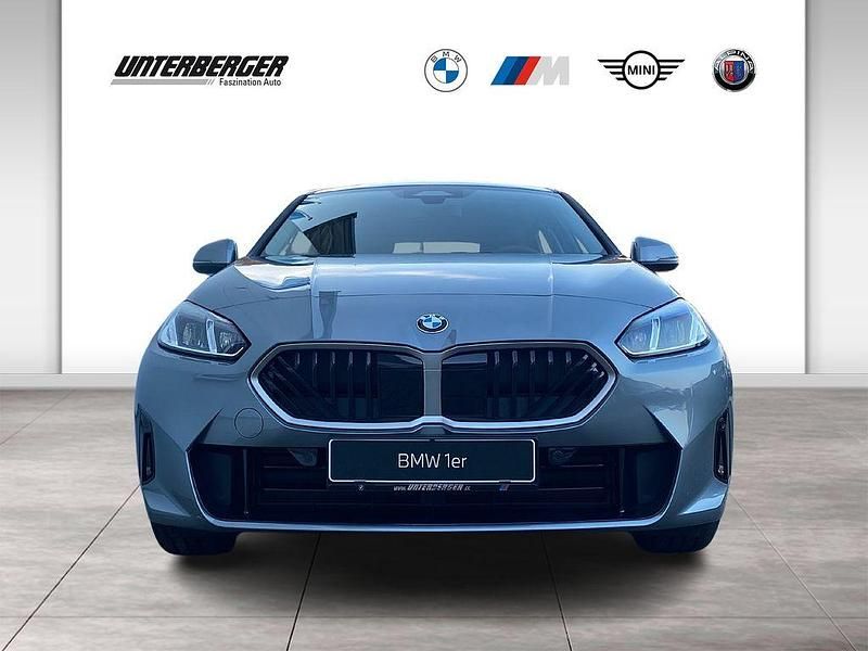 Neu BMW 120 170 PS (125 kW) 2026 Skyscraper grau Kleinwagen