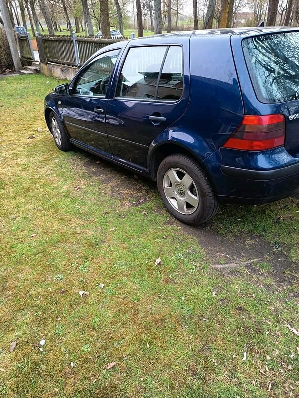 Gebraucht VW Golf IV 75 PS (55 kW) 1999 Blau Limousine