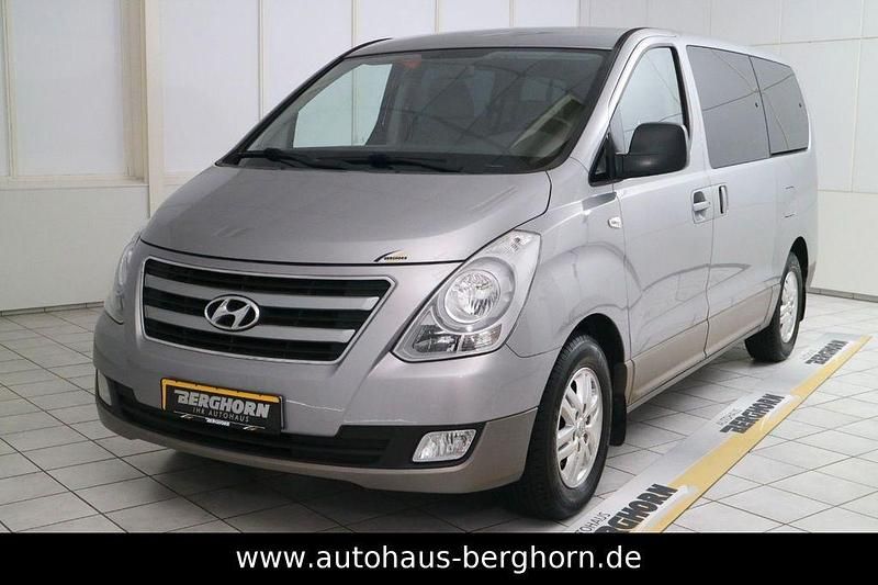Grau Gebraucht 2017 Hyundai H-1 Trend Van / Kleinbus | 15.580 € (Fairer Preis) - Bild 1/4