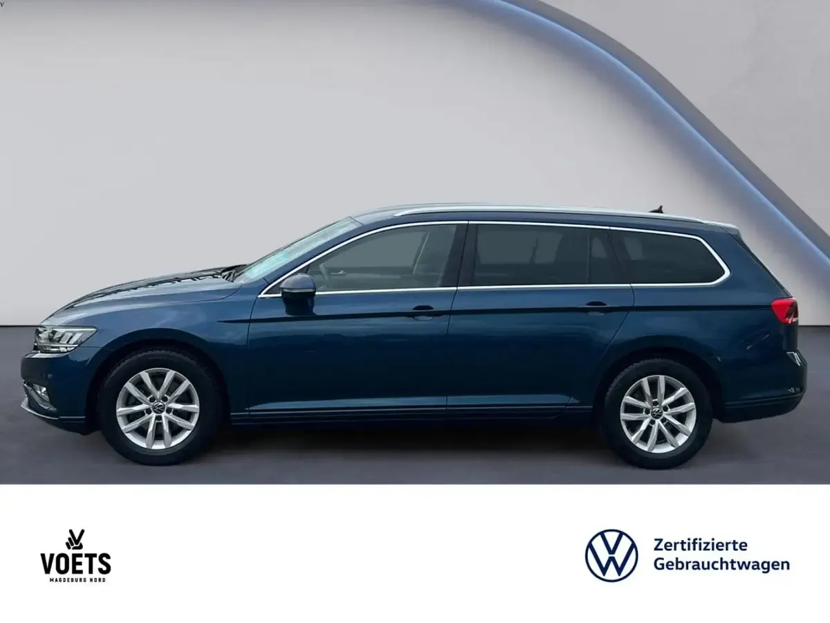 Gebraucht VW Passat Business 150 PS (110 kW) 2023 Blau Kombi