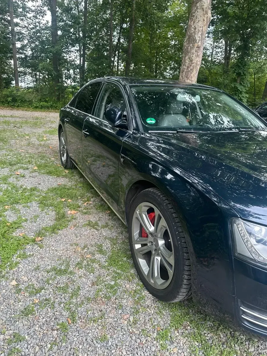 Gebraucht Audi A8L Ambiente 351 PS (258 kW) 2011 Blau Limousine