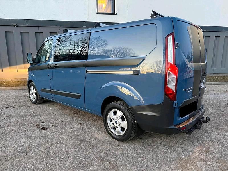 Gebraucht Ford Transit 170 PS (125 kW) 2017 Blau Van / Kleinbus