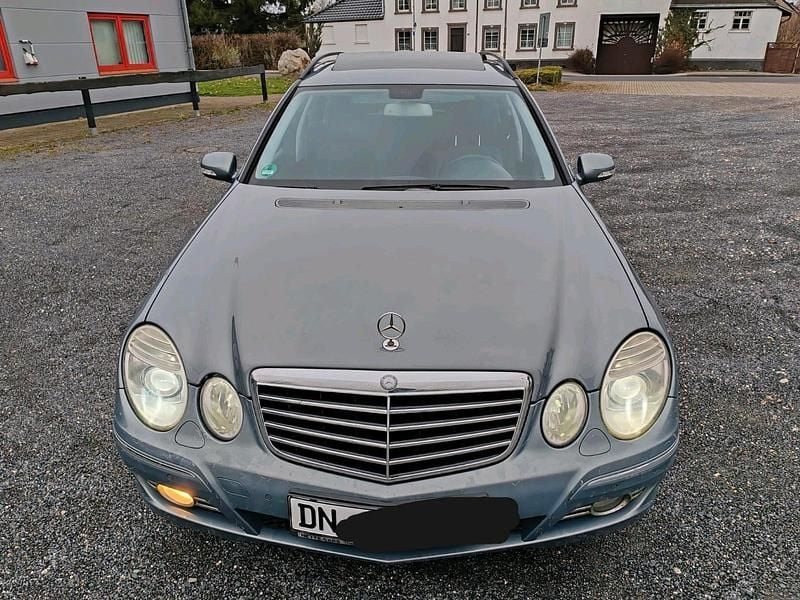 Gebraucht Mercedes E220 170 PS (125 kW) 2007 Blau Kombi