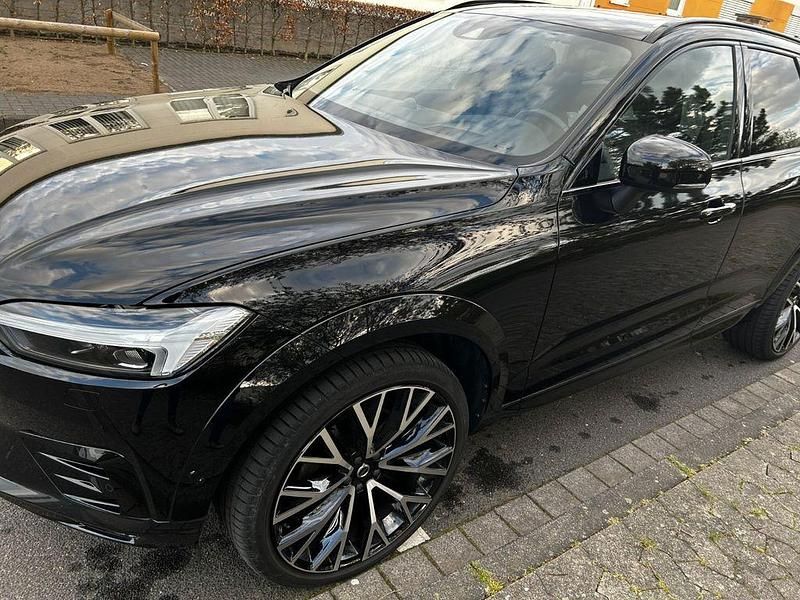 Gebraucht Volvo XC60 R-Design 197 PS (144 kW) 2021 Schwarz SUV