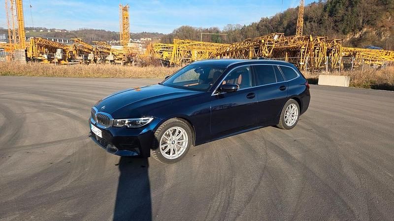 Gebraucht BMW 320 Sport Line 190 PS (139 kW) 2022 Blau Kombi