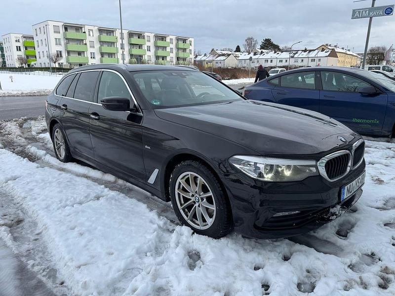 Gebraucht BMW 520 Sport Line 190 PS (139 kW) 2017 Schwarz Kombi