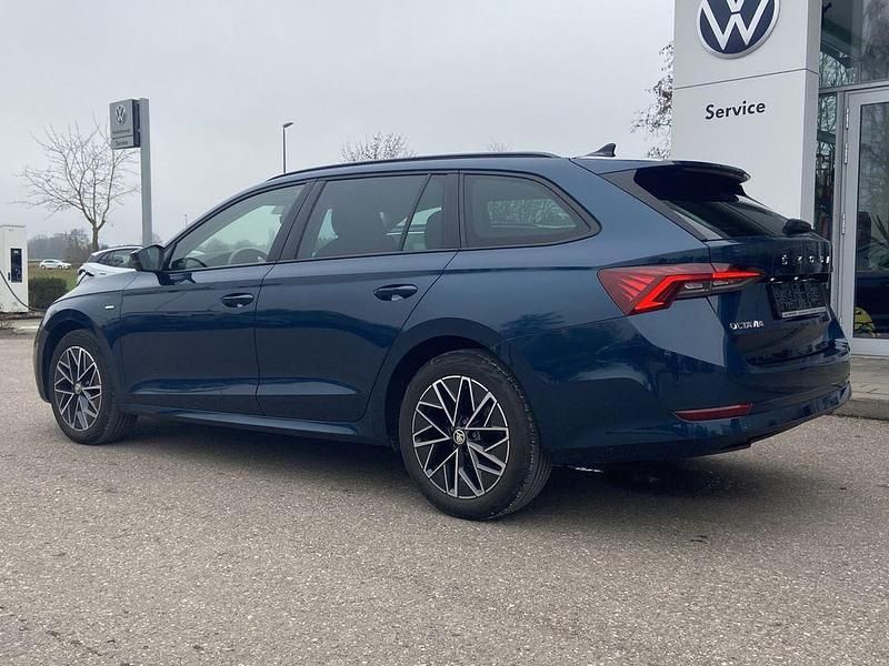 Gebraucht Skoda Octavia Clever 116 PS (85 kW) 2022 Blau Kombi