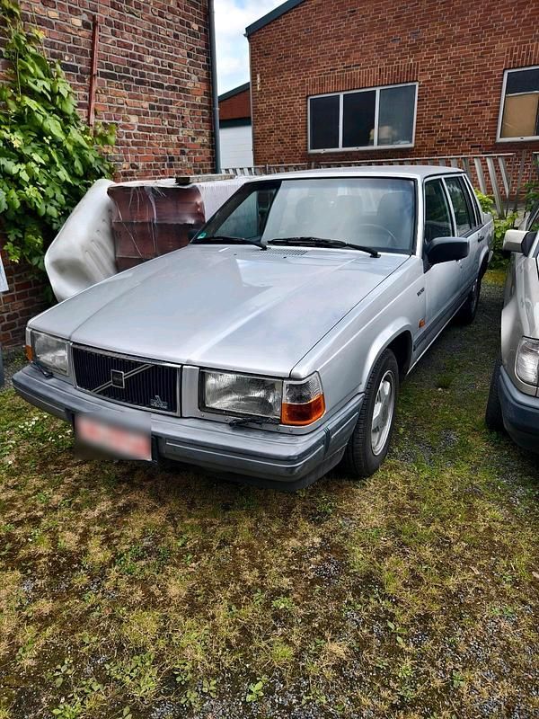 Silber Gebraucht 1990 Volvo 740 Limousine | 3.750 € - Bild 1/4