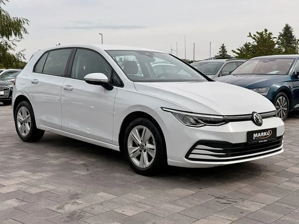 Gebraucht VW Golf VIII Life 116 PS (85 kW) 2023 Weiß Limousine